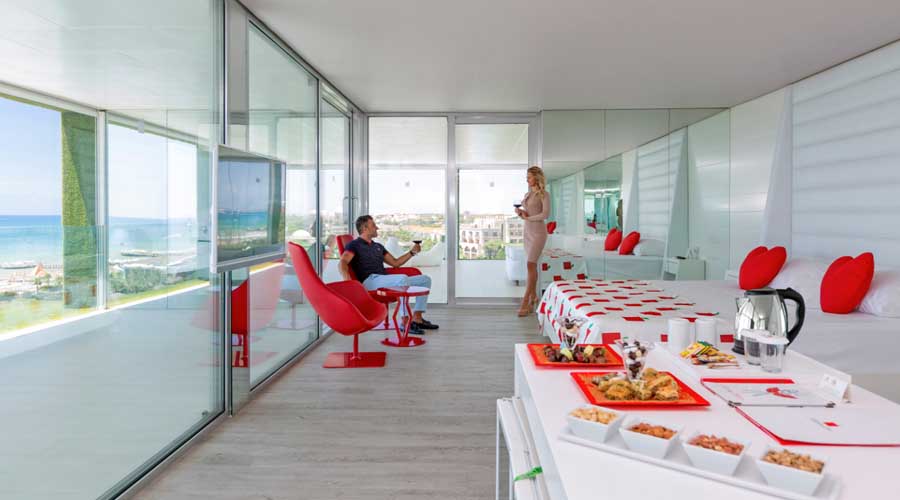 Adam Eve Hotel – Design suite pokoj
