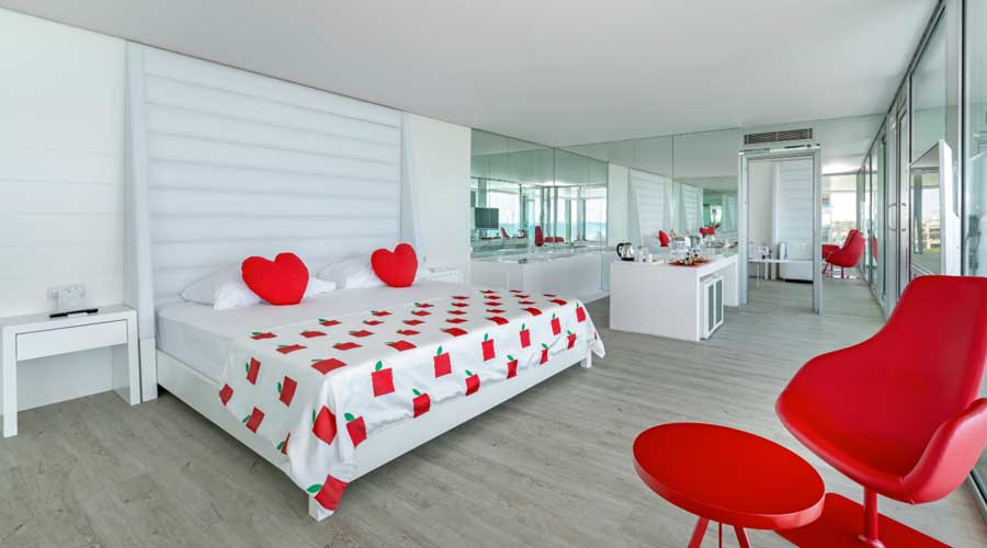 Adam Eve Hotel – Design suite pokoj