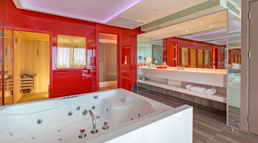 Adam Eve Hotel – Duplex swim up pokoj