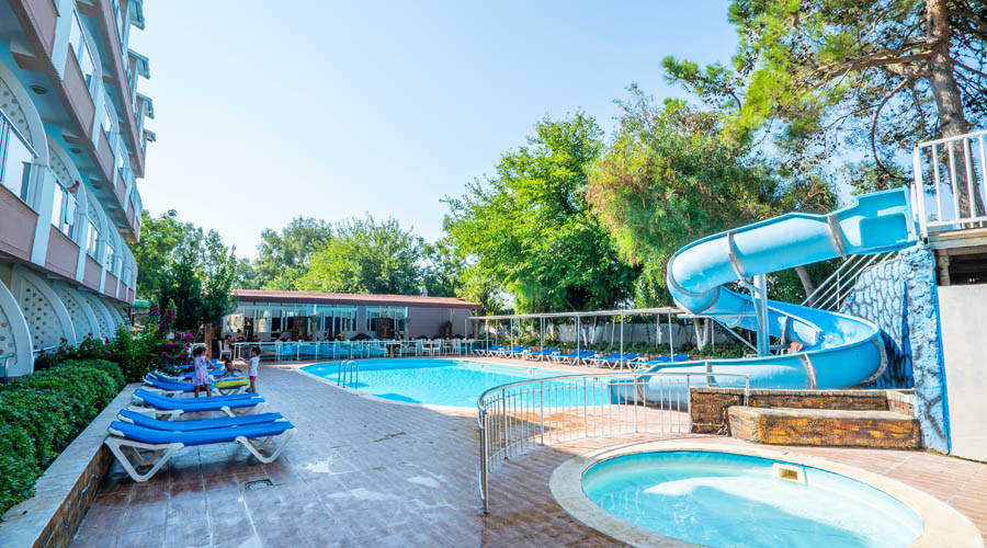 Aperion Beach Hotel