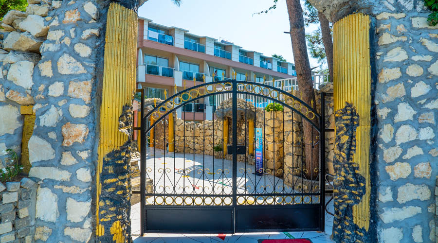 Aperion Beach Hotel