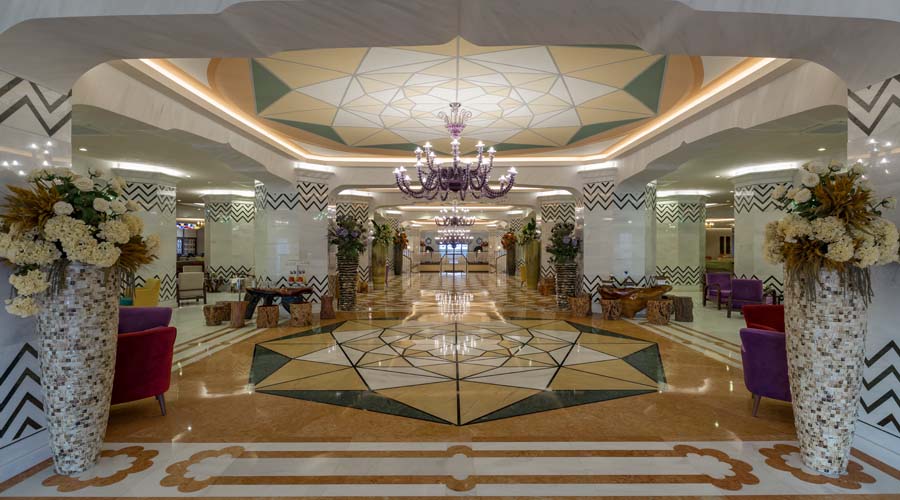Royal Taj Mahal Hotel