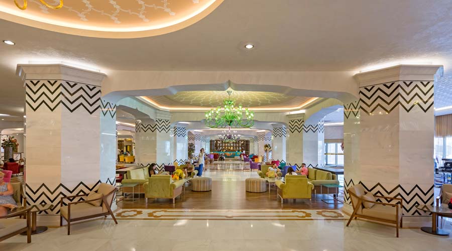 Royal Taj Mahal Hotel
