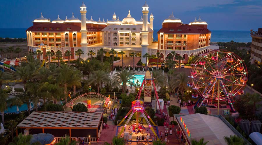 Royal Taj Mahal Hotel